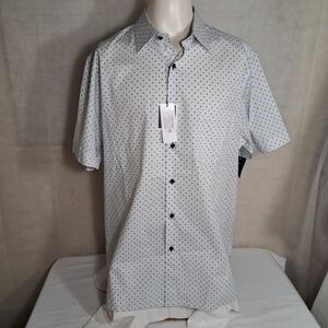 New Club Room White & Blue Short Sleeve Button Up Shirt Men's Size XL